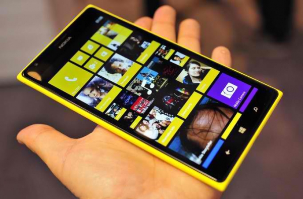 nokia lumia 1520 review flagship phablet is faster than samsungs galaxy s5 in antutu benchmark new high end lumias also expected to leave competitors in the dust