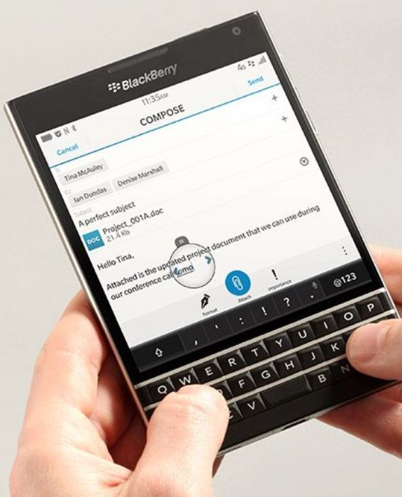 تصویر  گوشی موبایل بلک بری مدل Passport