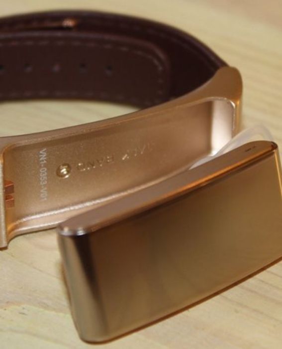 تصویر  دستبند هوشمند هواوی تاک بند بی 2 بیزینس تصویر  دستبند هوشمند هواوی تاک بند بی 2 بیزینس