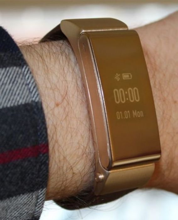 تصویر  دستبند هوشمند هواوی تاک بند بی 2 بیزینس تصویر  دستبند هوشمند هواوی تاک بند بی 2 بیزینس