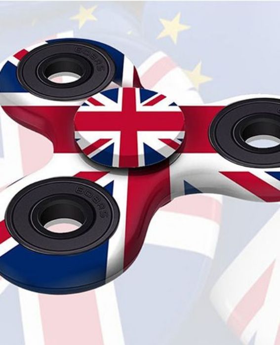 تصویر  اسپینر دستی مدل 3 پره حفره دار طرح پرچم انگلیس (بریتانیای کبیر)