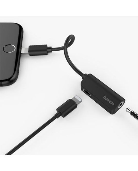 تصویر  تبدیل لایتنینگ به درگاه شارژ و جک 3.5 میلی‌متری هدفون بیسوس، برای شارژ و استفاده از هدفون به صورت همزمان