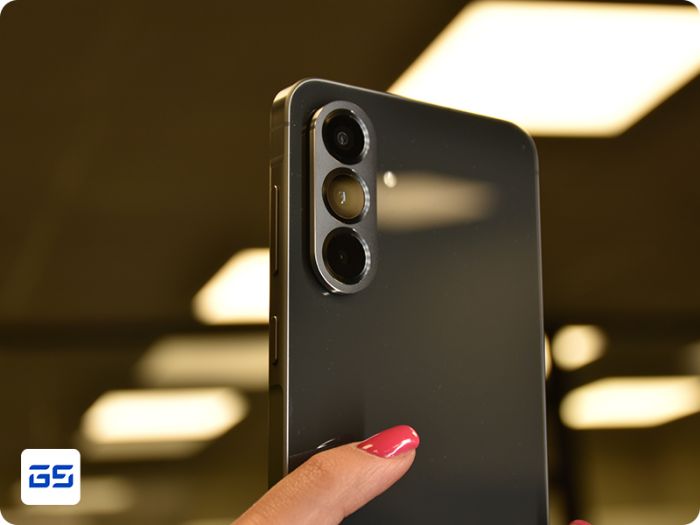 تصویر  گوشی موبایل سامسونگ مدل گلکسی A56 5G ظرفیت 256 گیگابایت رم 8 گیگابایت به همراه شارژر 25 وات سامسونگ - ویتنام