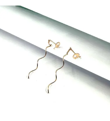 تصویر  گوشواره طلا زنانه 18 عیار سلین زرایران طرح درخت عاشق و موج - 0.85 گرم