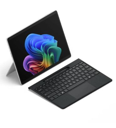 تبلت 13 اینچی مایکروسافت مدل سرفیس پرو 11 Ultra 7 ظرفیت 256 گیگابایت رم 16 گیگابایت به همراه کیبورد Surface Pro Singature Copilot و قلم Slim Pen 2